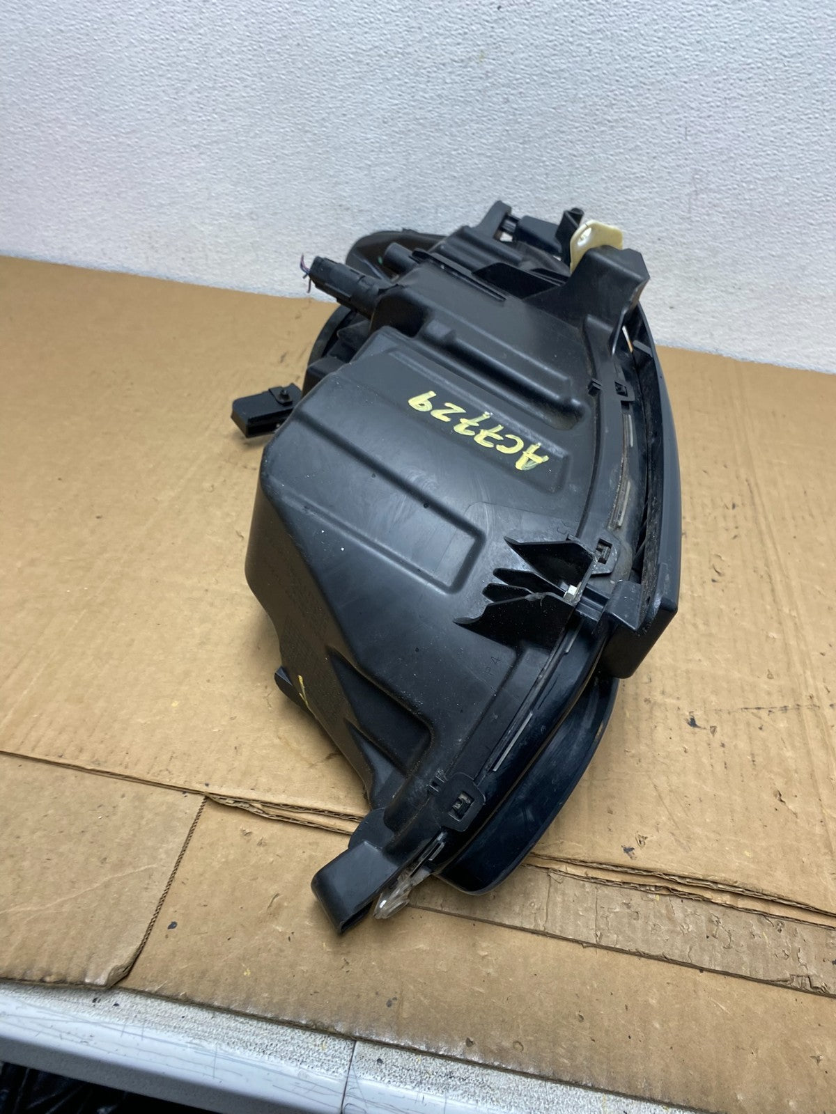 2013 to 2016 Ford Fusion Right Passenger Rh Side Headlight AC7729 DW9