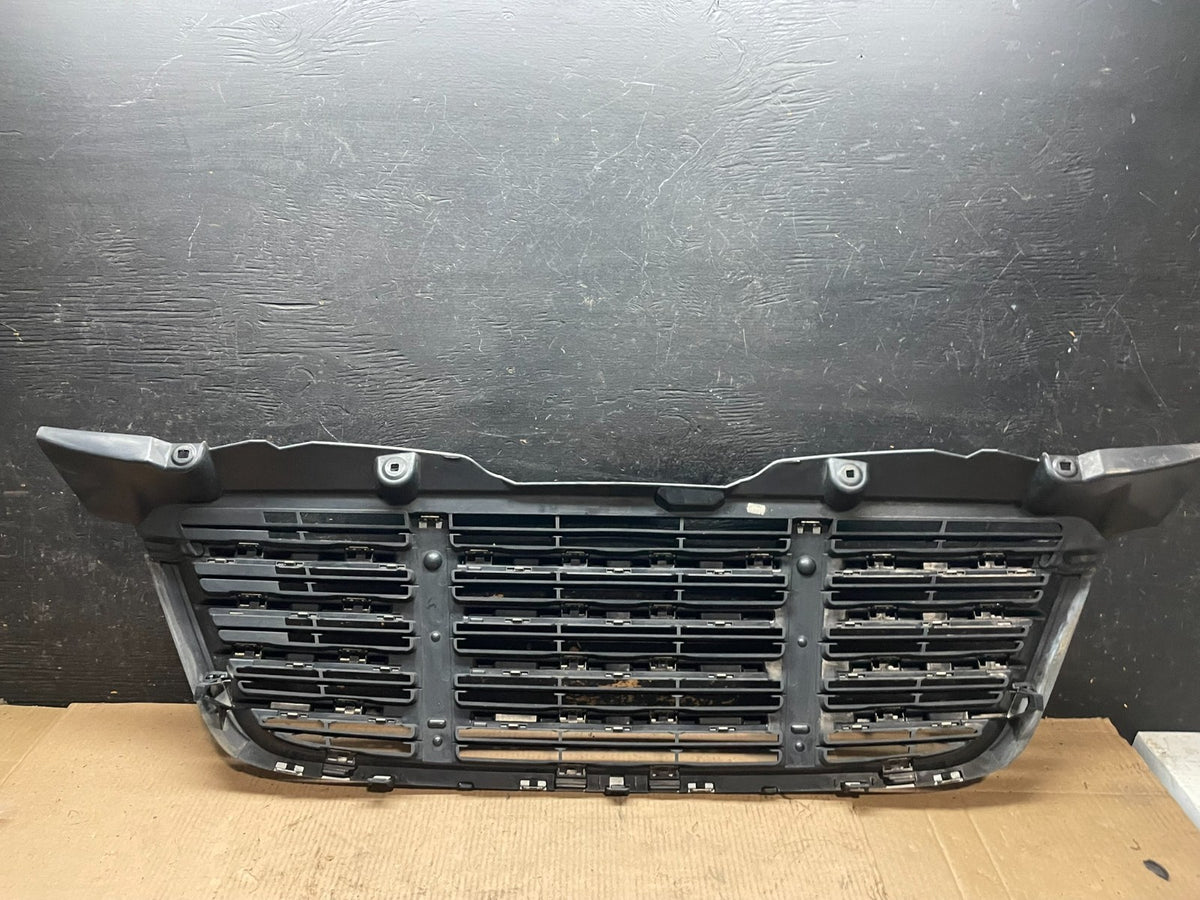 2009 to 2011 Freightliner Sprinter Front Upper Chrome Grill Grille T0452 DG3