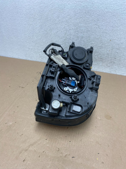 2003 to 2013 Volvo XC90 Right Passenger Rh Side Headlight Halogen AG6686 DW7