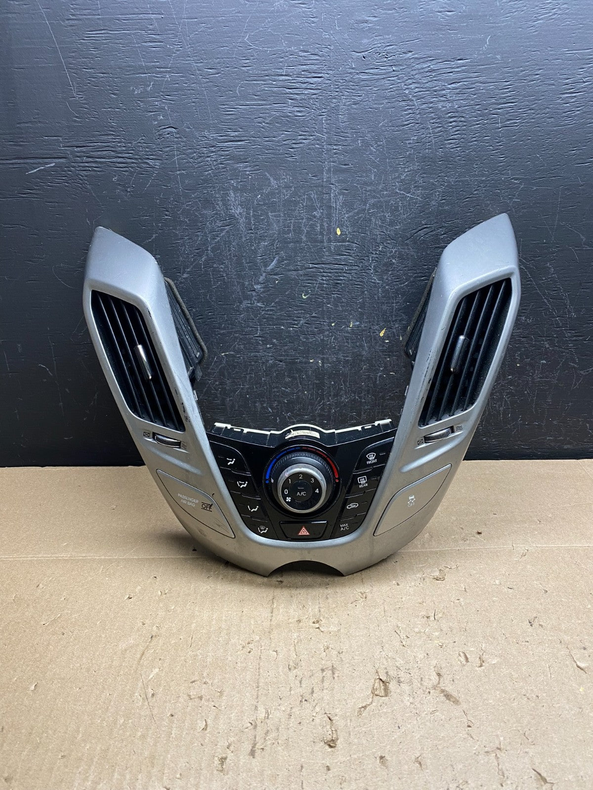 2012 - 2015 Kia Rio Veloster Climate Control Panel Trim Air Vents AC6723 DG0