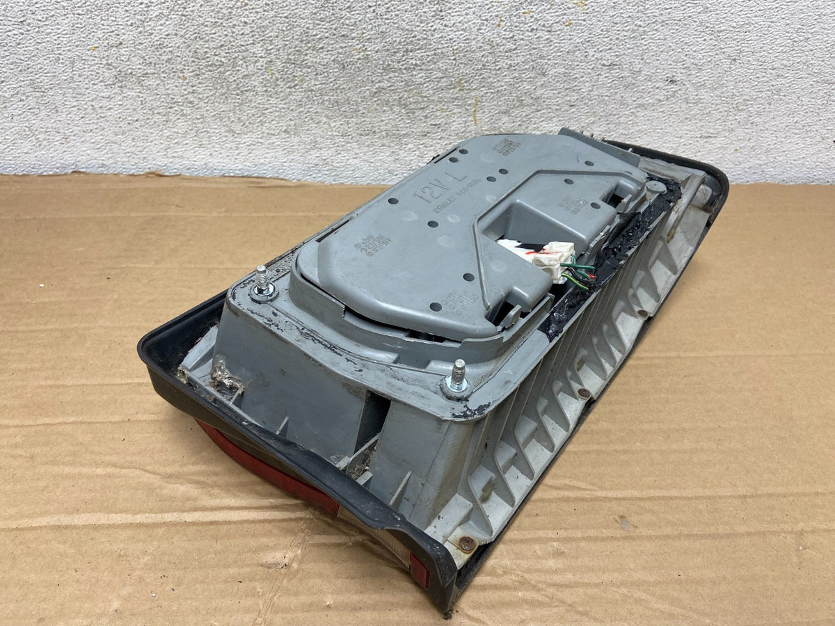 1991 Mitsubishi Galant Left Driver LH Side Tail Light AH2176 DG5