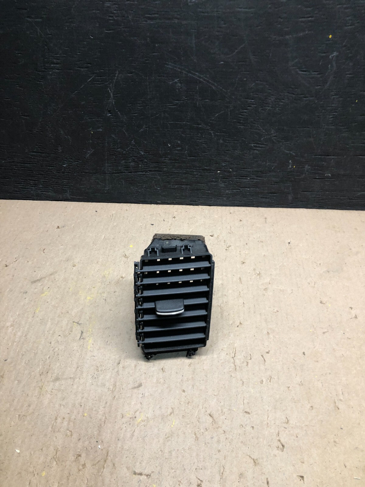 2007 to 2010 Nissan Armada Center Console Right Side Air vent F0845 PS0