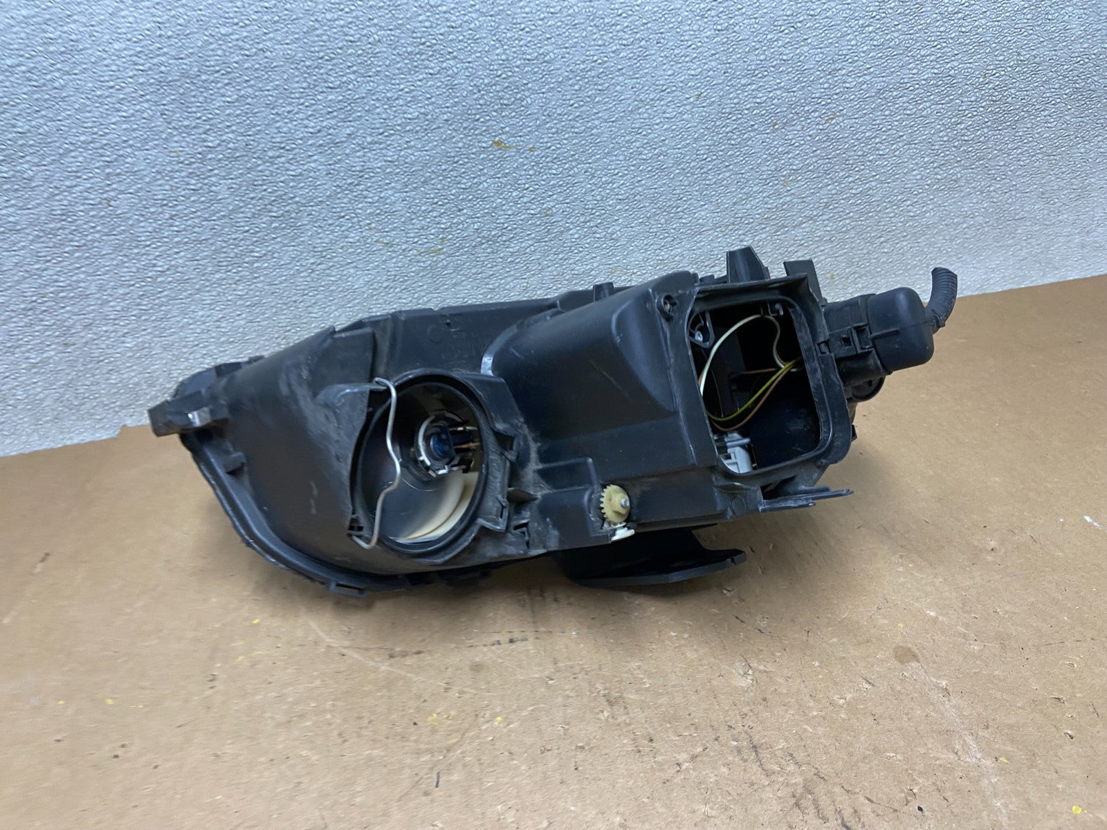2005 to 2008 Audi A3 Left Driver LH Side Halogen Headlight OEM Z7005 DW6