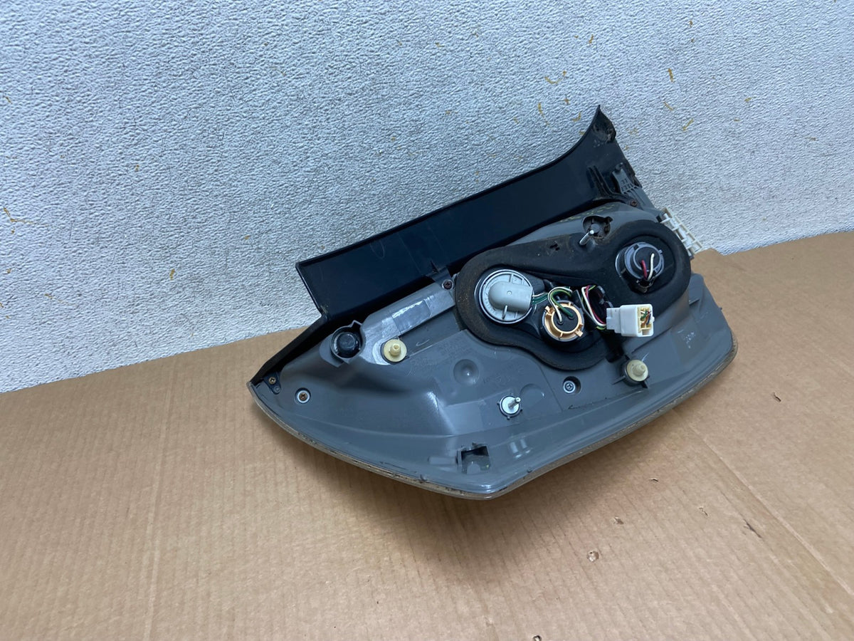 2010 2011 Toyota Prius Tail Light Right Passenger Side AI5692 LK4