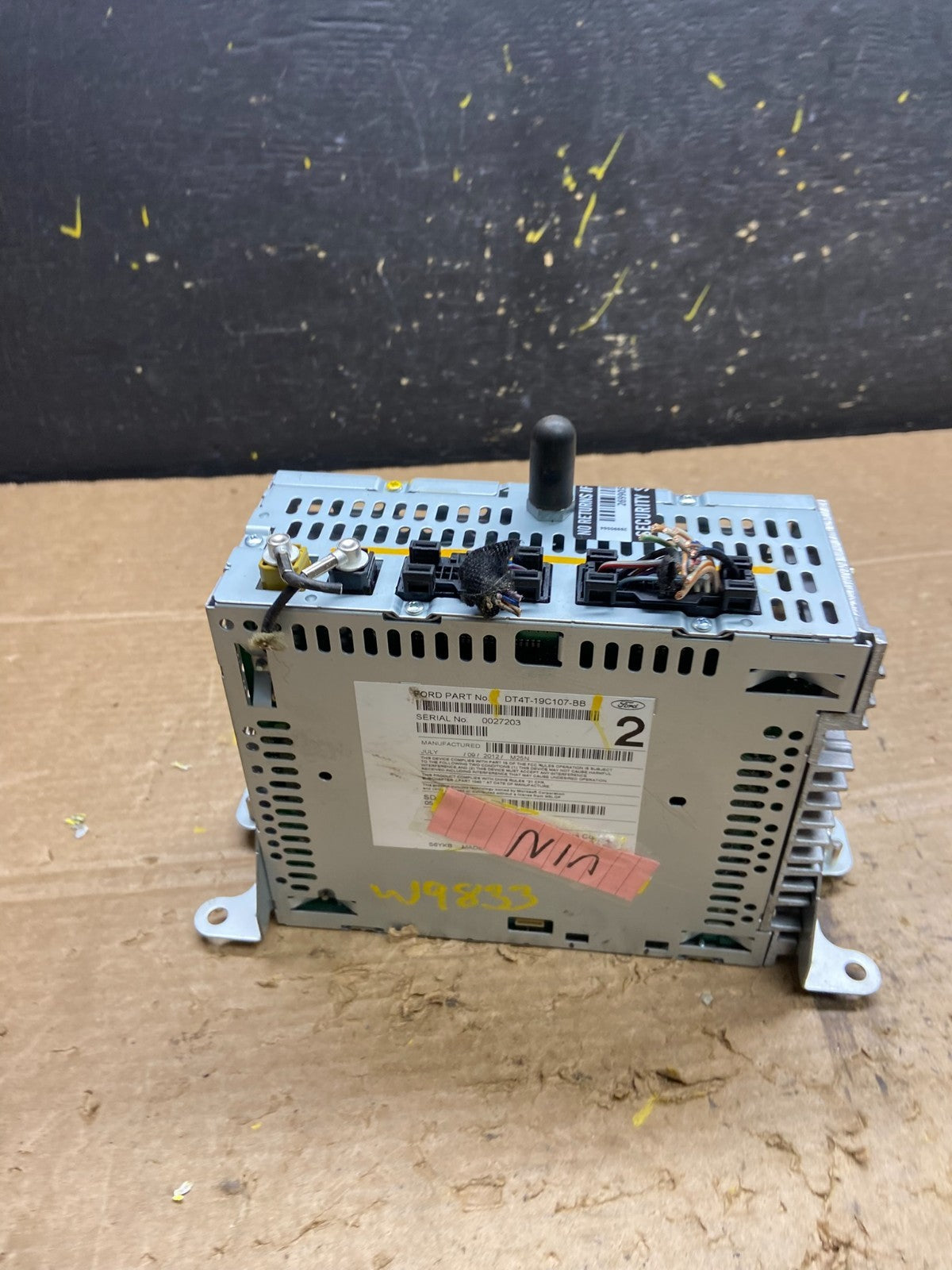 2013 to 2014 Ford Edge AM/FM Radio Reciever OEM w9833 DG4