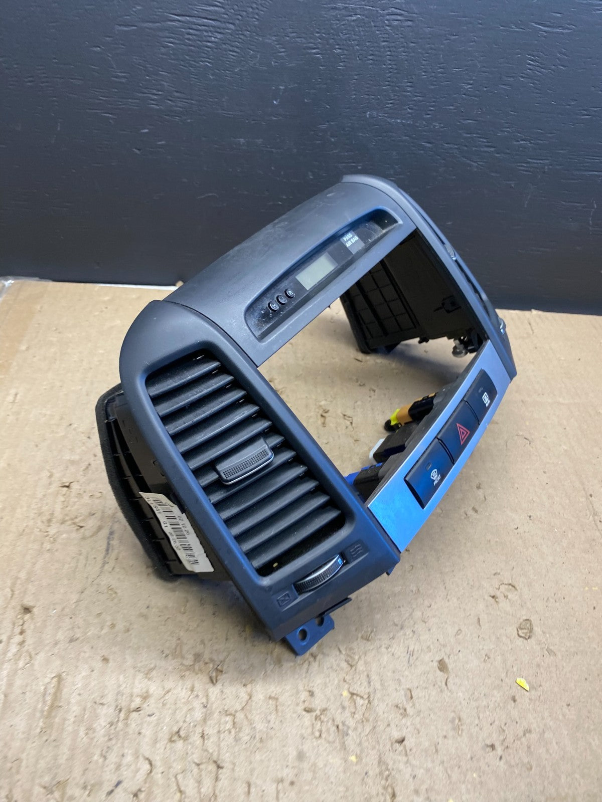 2007 to 2012 Hyundai Santa Fe Center Air Vent A/C Clock Bezel Trim OEM AB5678 DG1