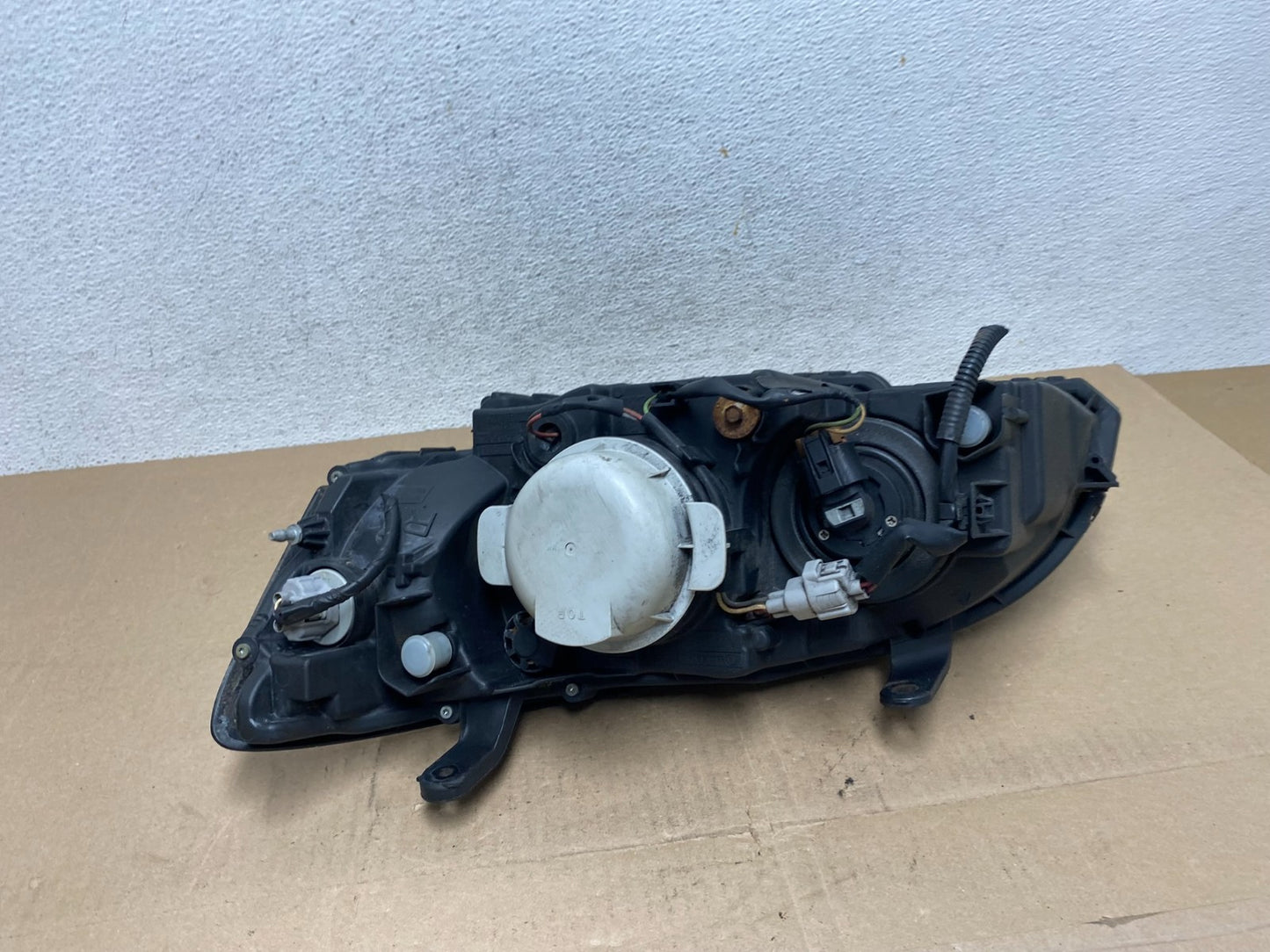 2006 to 2007 Subaru Legacy Right Passenger RH Side Headlight AE6663 DW6