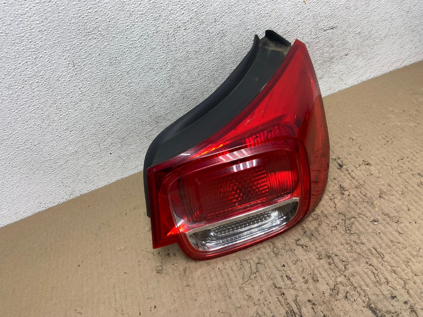 No Led Trim 2013-2015 Chevrolet Malibu Right Passenger Side Tail Light AF7180 LK2
