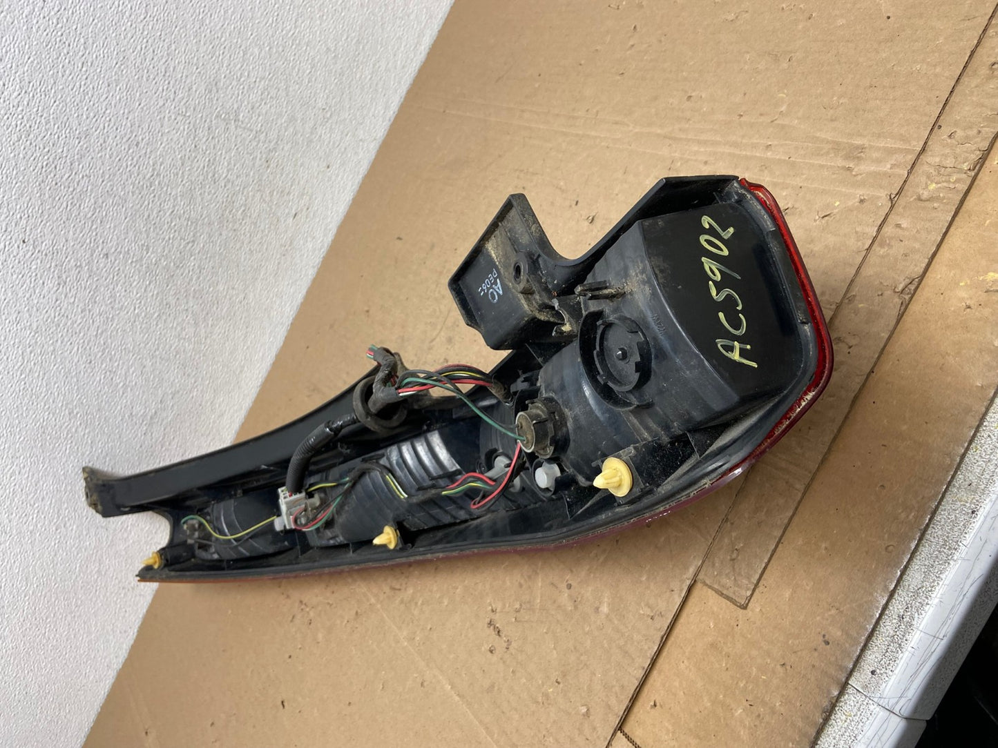 2002 - 2004 Honda Crv Cr-v Right Passenger Rh Side Tail Light AC5902 LK4