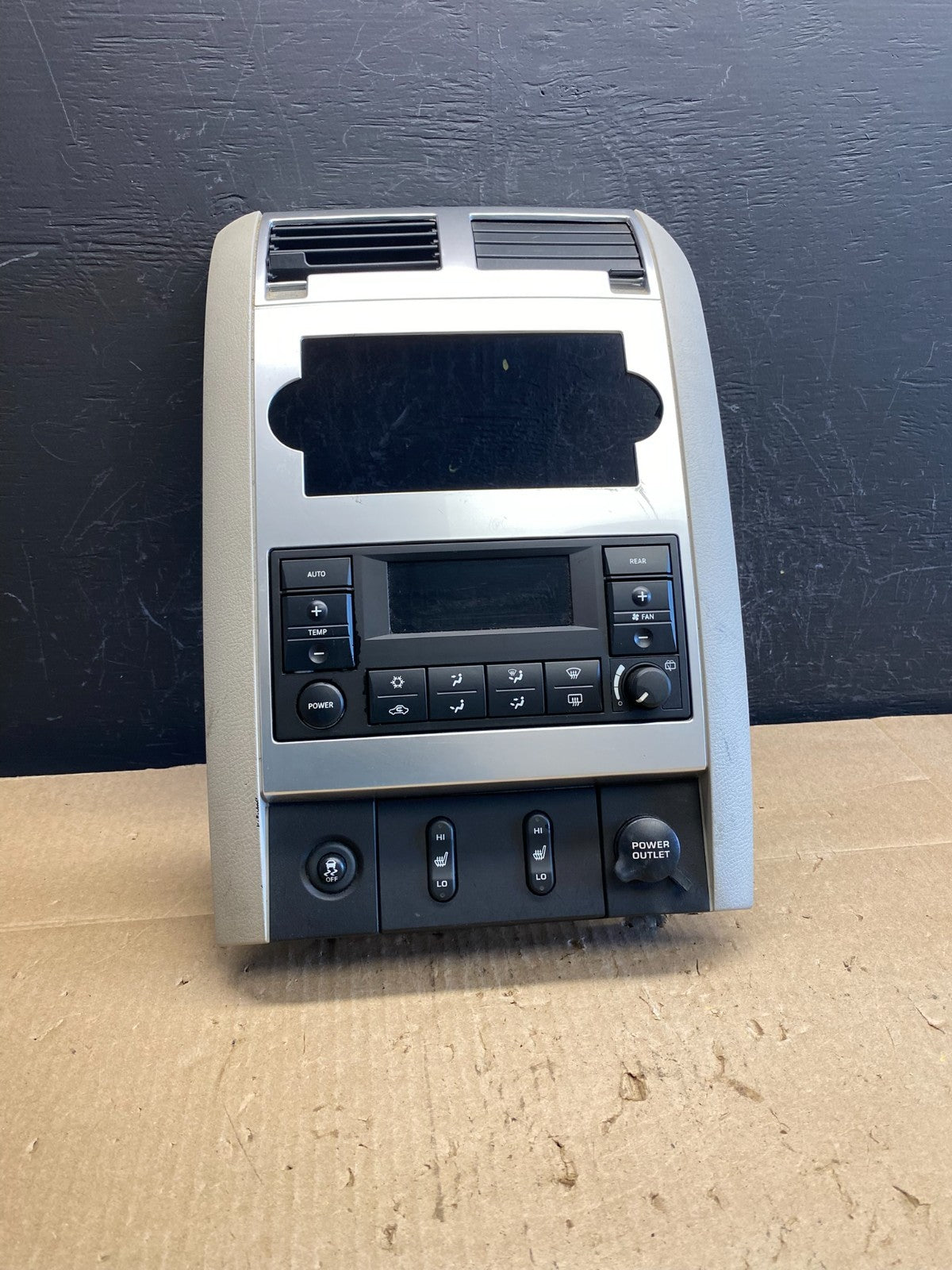 2005-2009 Dodge Durango Heat AC Climate Temperature Control Radio Bezel ac67210