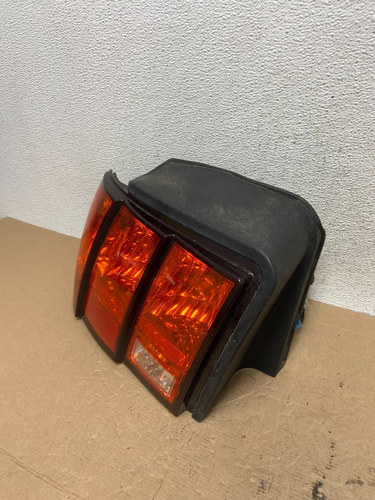 1999 - 2004 Ford Mustang Left Driver Lh Side Tail Light AF4497 DW1