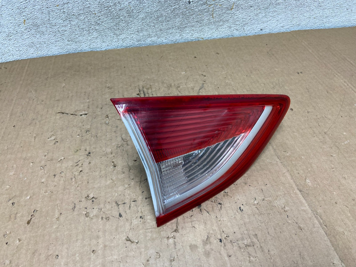 2013 to 2016 Ford Escape Left Driver LH Side Inner Tail Light AI9101 LK2