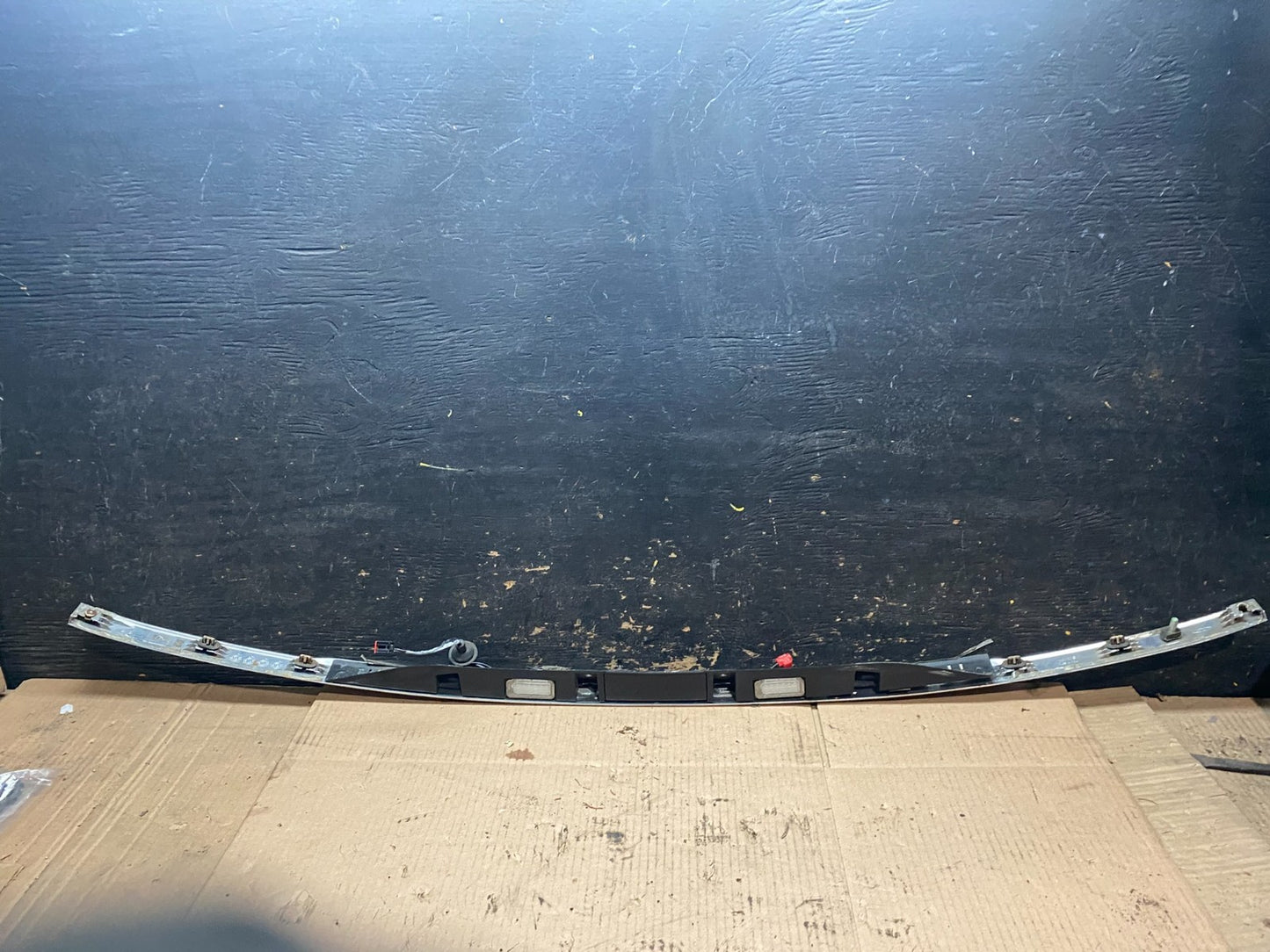 2011 to 2014 Ford Explorer Rear Tailgate Gate Trim Molding W/O Camera w2623 DG3