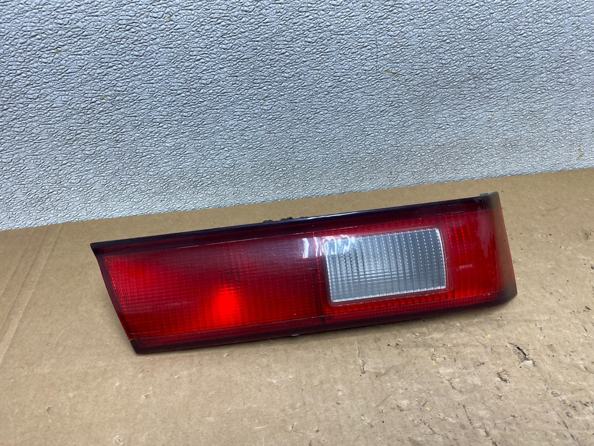 1997 1998 1999 Toyota Camry Tail Light Inner Left Driver LH Inner V5571 DW0
