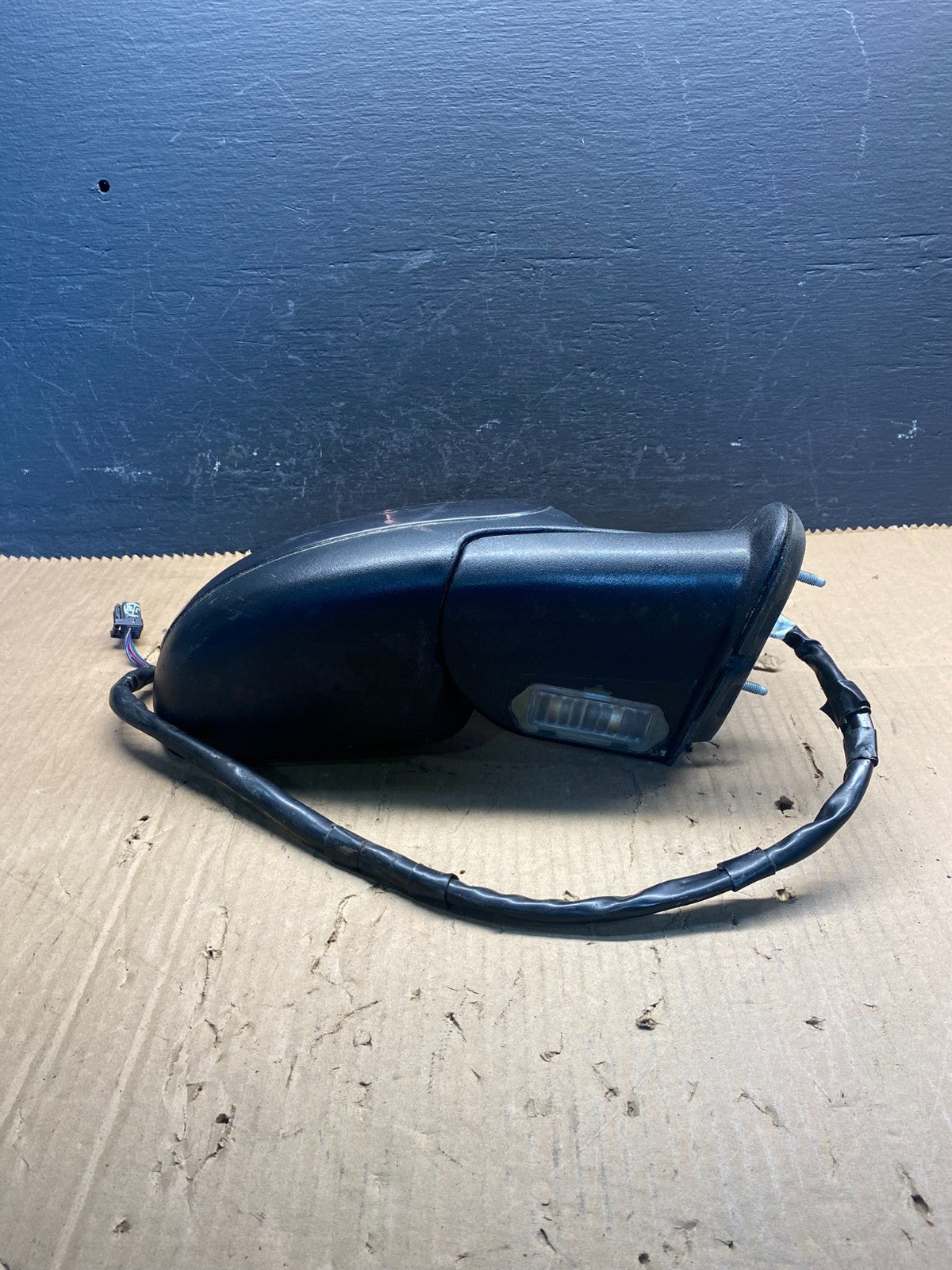 2003-2006 Chevrolet Tahoe Suburban Right Passenger Turn Door Mirror AC7914 DG3