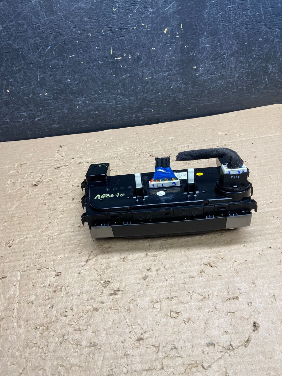 2017 - 2018 Hyundai Elantra Center Heater A/C AC Climate Control Panel AG8670 DG3