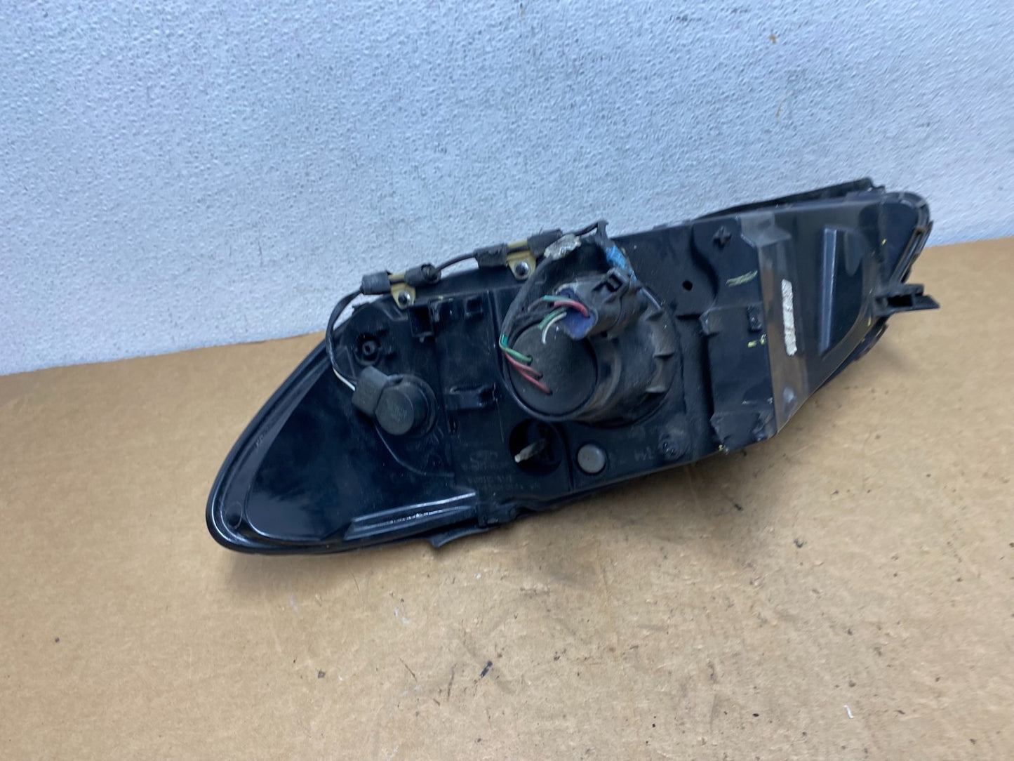 2000 to 2007 Ford Taurus Right Passenger RH Side Halogen Headlight AD5218 DW8