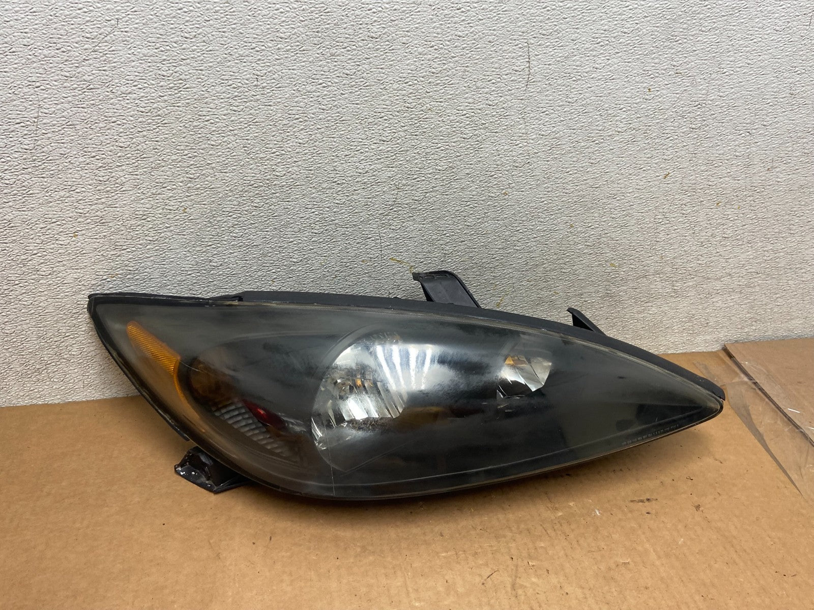 2002 to 2004 Toyota Camry Halogen Headlight Right Passenger Rh R3470 DW0