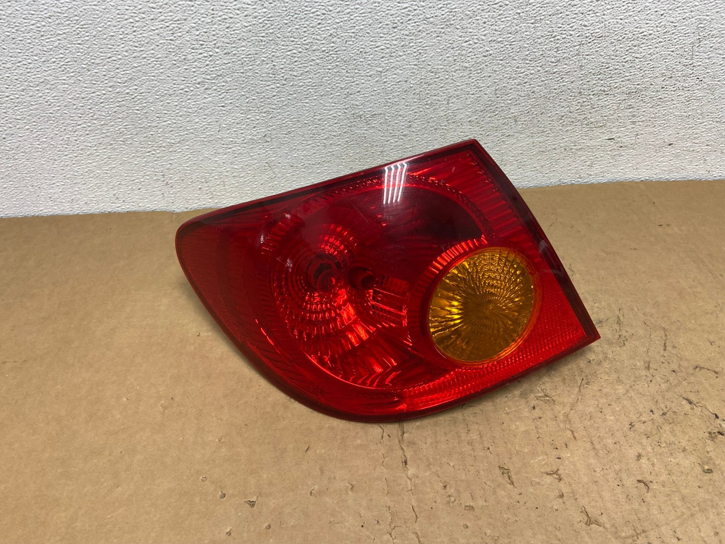 2003 to 2005 Toyota Corolla Left Driver Lh Side Tail Light AD1376 LK0