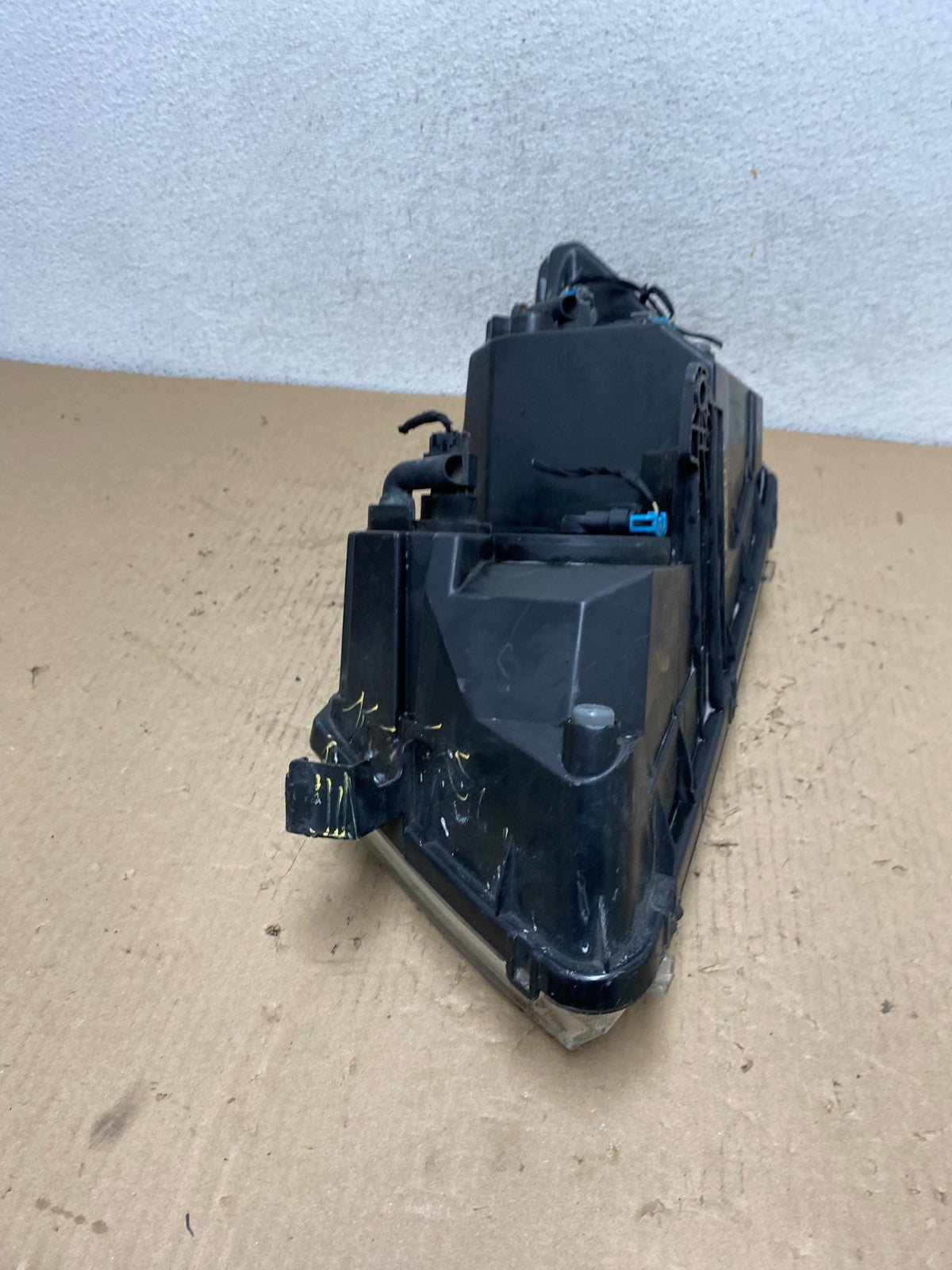 2009 to 2017 Dodge Journey Headlight Right Passenger Rh Halogen AF3285 DW9