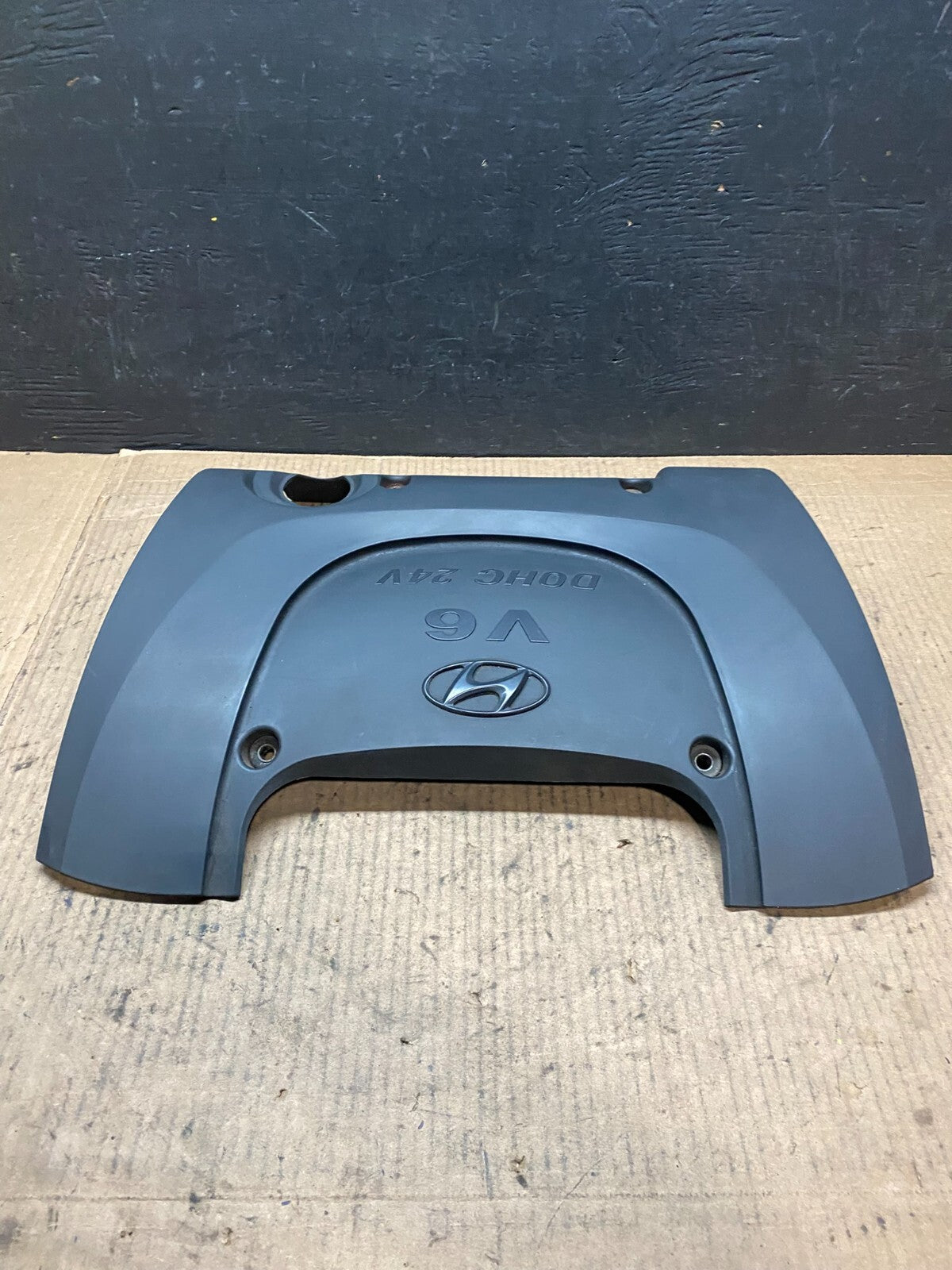 1999 to 2005 Hyundai Sonata Engine Trim Cover G2930 DG11
