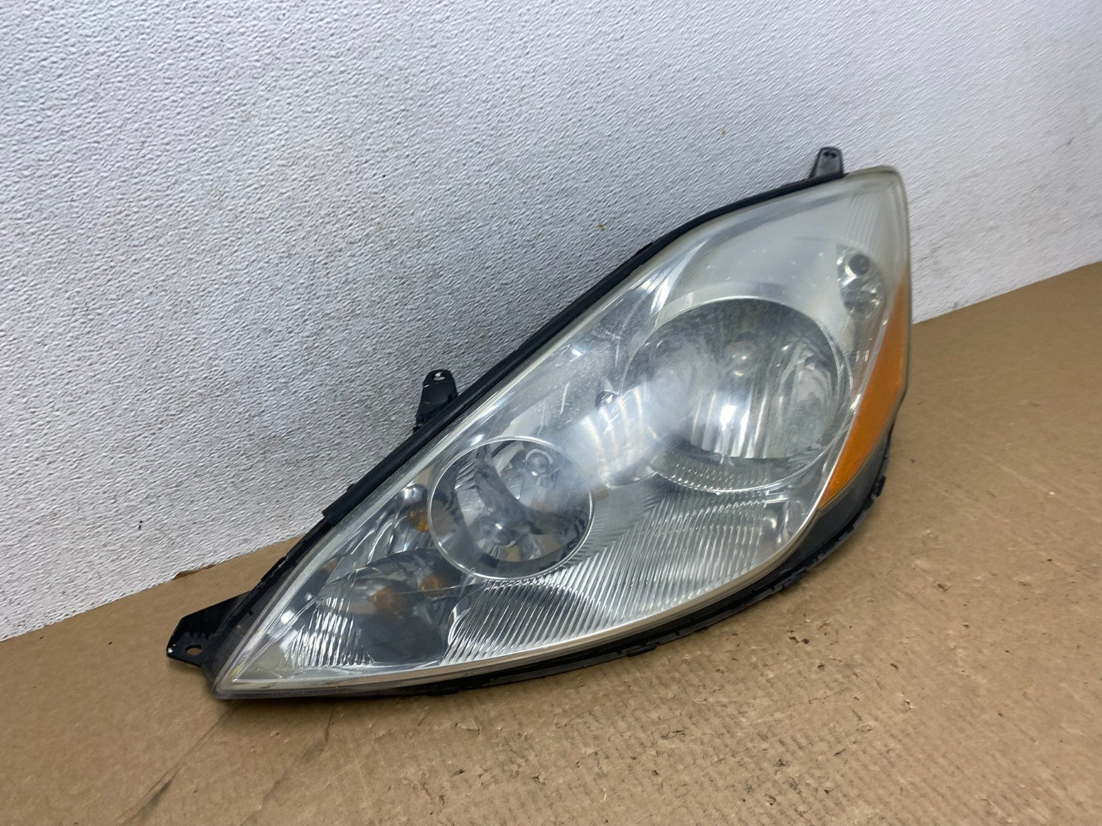 2006 to 2010 Toyota Sienna Left Driver Lh Side Headlight Halogen AG0556 DW2