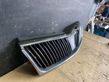 2002-2003 Mitsubishi Diamante Front Upper Grill Grille OEM s6129 DG2