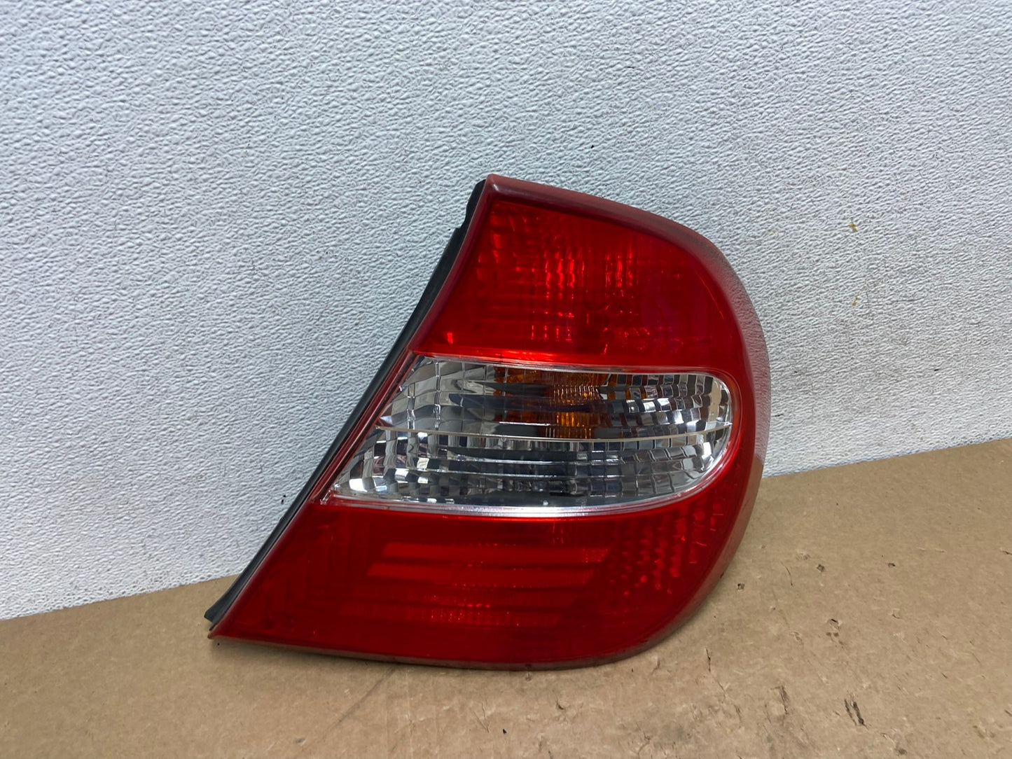 2002 2003 2004 Toyota Camry Tail Light Right Passenger Rh Side AG1184 LK0