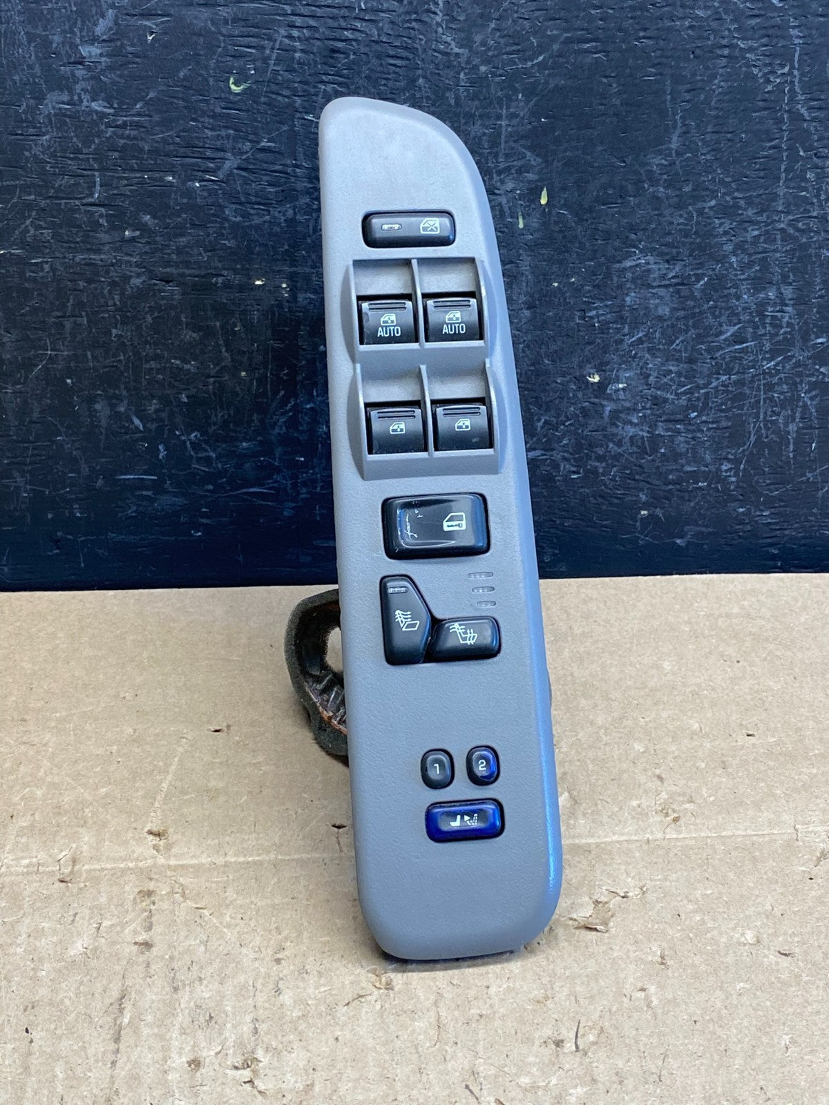 2006 - 2009 GMC Envoy Master Power Door Lock Window Switch Heat Seat AC6708 DG0