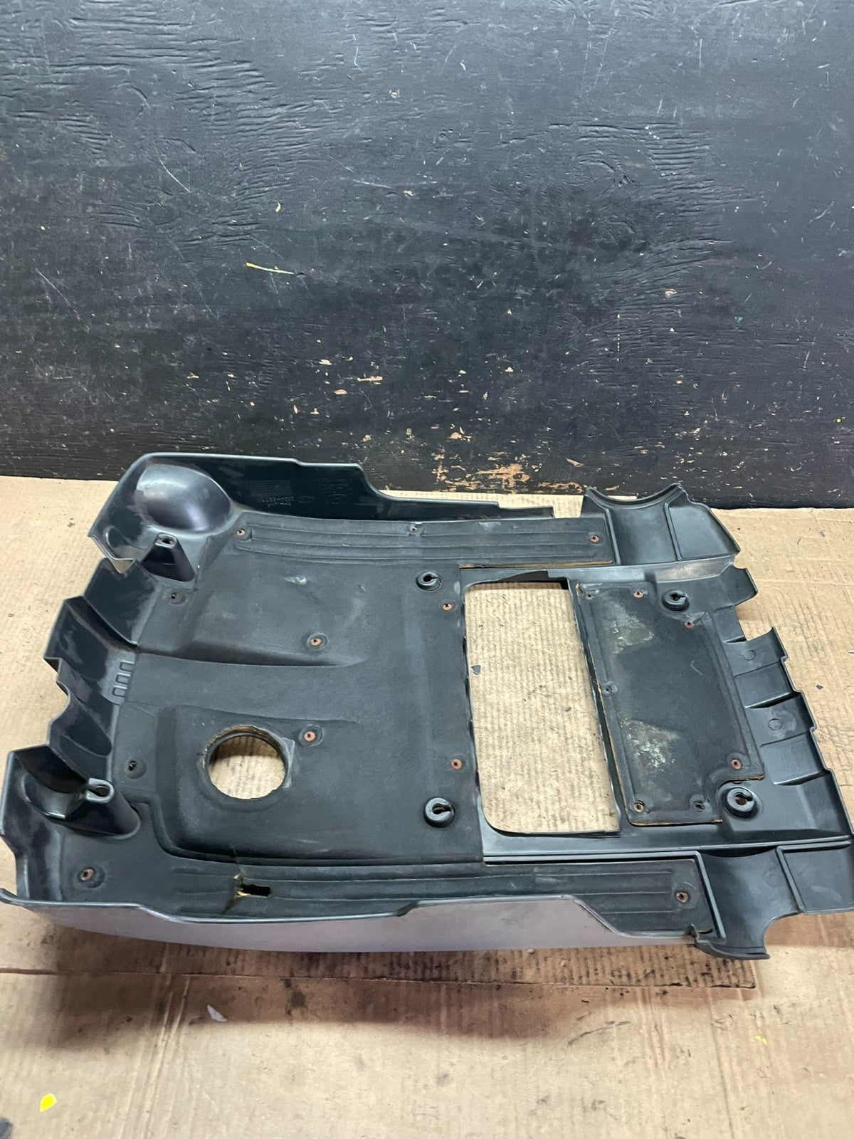 2001 to 2005 Hyundai XG350 V6 Engine Motor Cover T2588 DG6