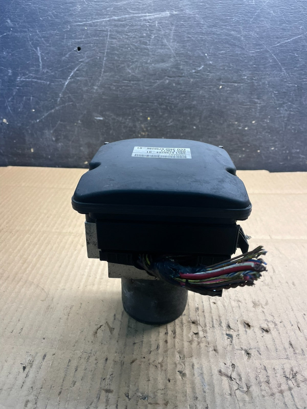 2007 to 2013 BMW X5 E70 ABS Anti-Lock Brake Pump Module OEM x8785 DG2