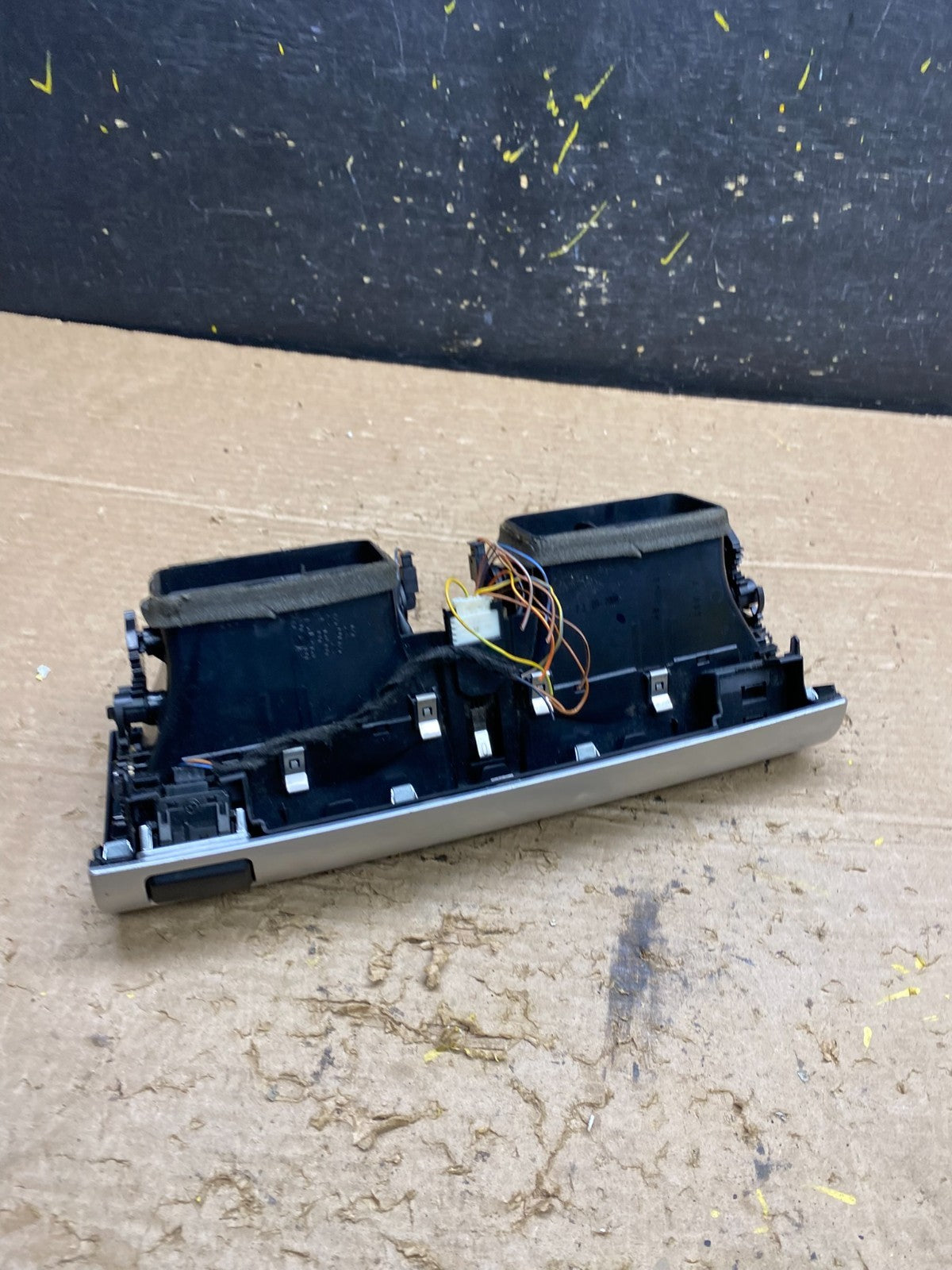 2007 to 2013 BMW X5 X6 Center Console Dash Air Vent OEM X1352 DG4