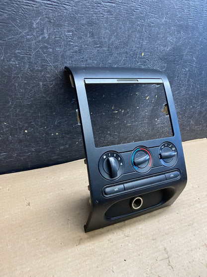 2004 to 2008 Ford F150 Radio Climate Dash Bezel Surround Black ah3770 DG2