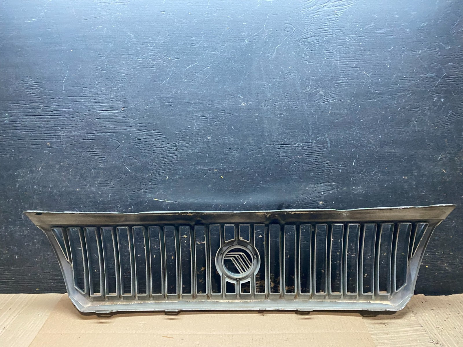 2002 to 2005 Mercury Mountaineer Front Upper Grill Grille Oem W5680 DG7