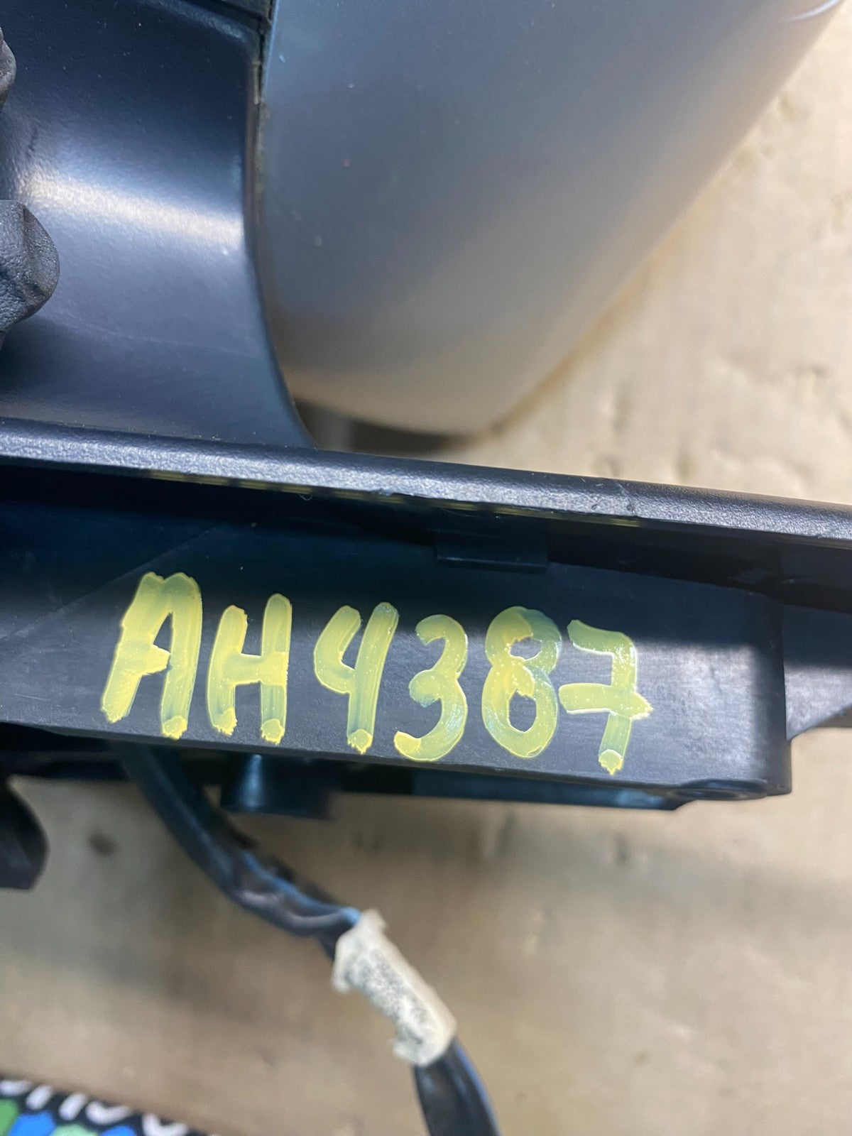 2011-2016 Volkswagen Jetta Sedan Left Driver View Door Mirror AH4387 DG11