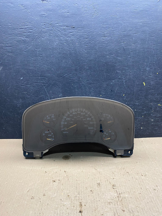 2004 to 2007 Chevrolet Express Speedometer Cluster Gauge Q7117 DG0