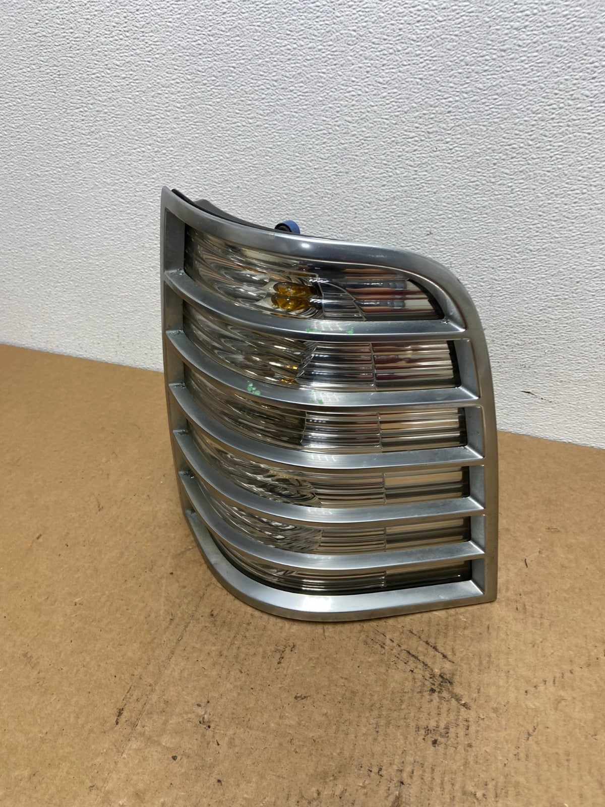 2006 - 2010 Mercury Mountaineer Right Side Tail Light OEM AC2981 LK0
