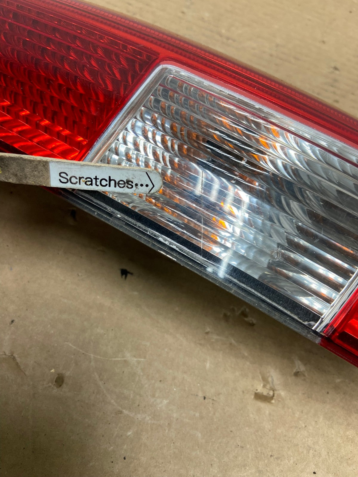 2001-2004 Volvo XC70 V70 Right Passenger RH Side Tail Light Upper AD3842 LK3