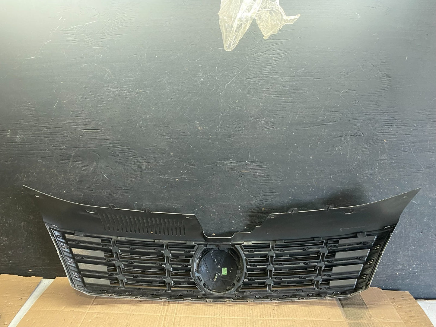 2013 to 2017 Volkswagen CC Front Upper Grill Grille Q0590 DG9