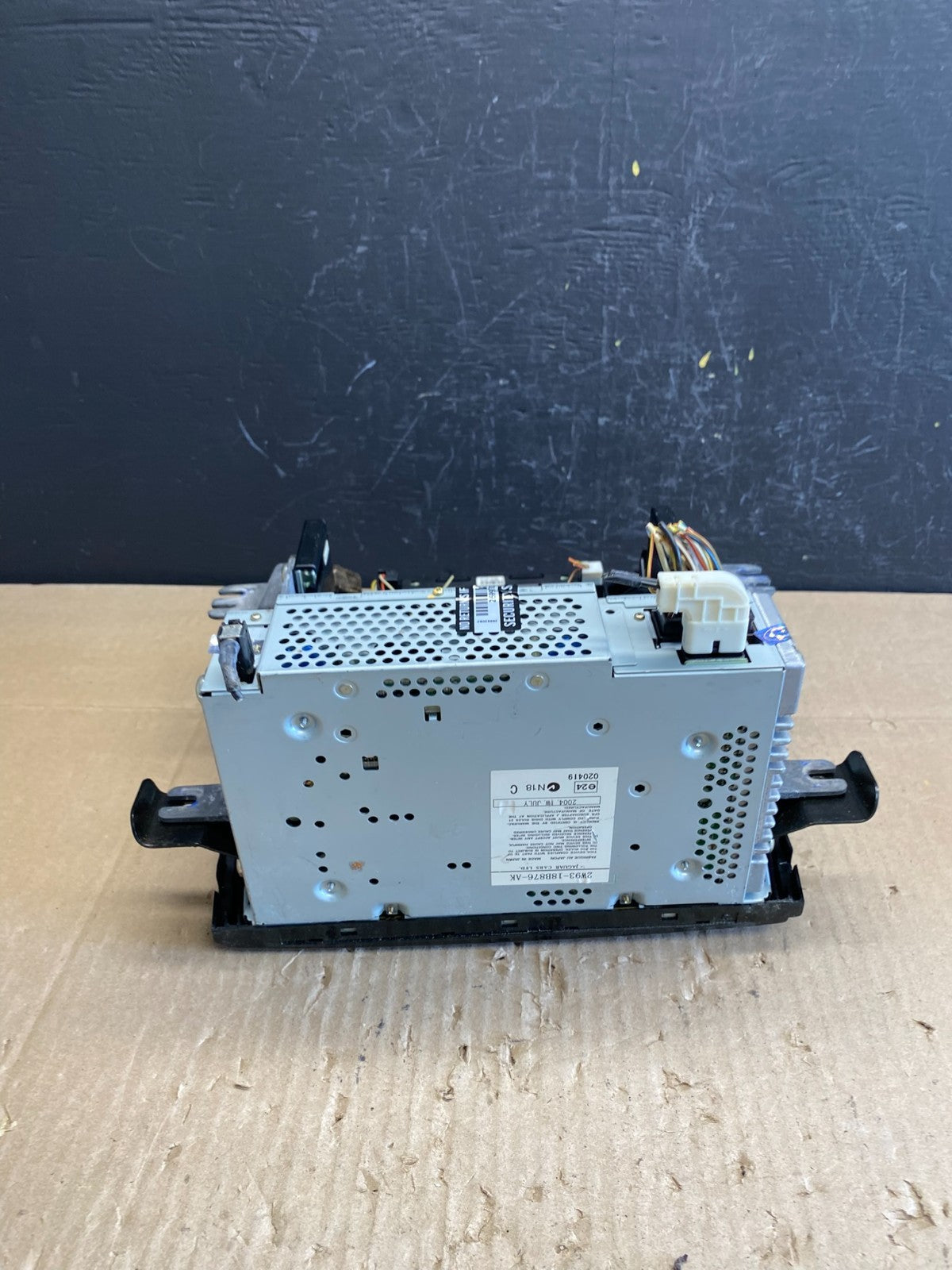 2004-2007 Jaguar XJ8 XJR Climate Control Control Radio AM/FM Panel OE AB9616 DG4