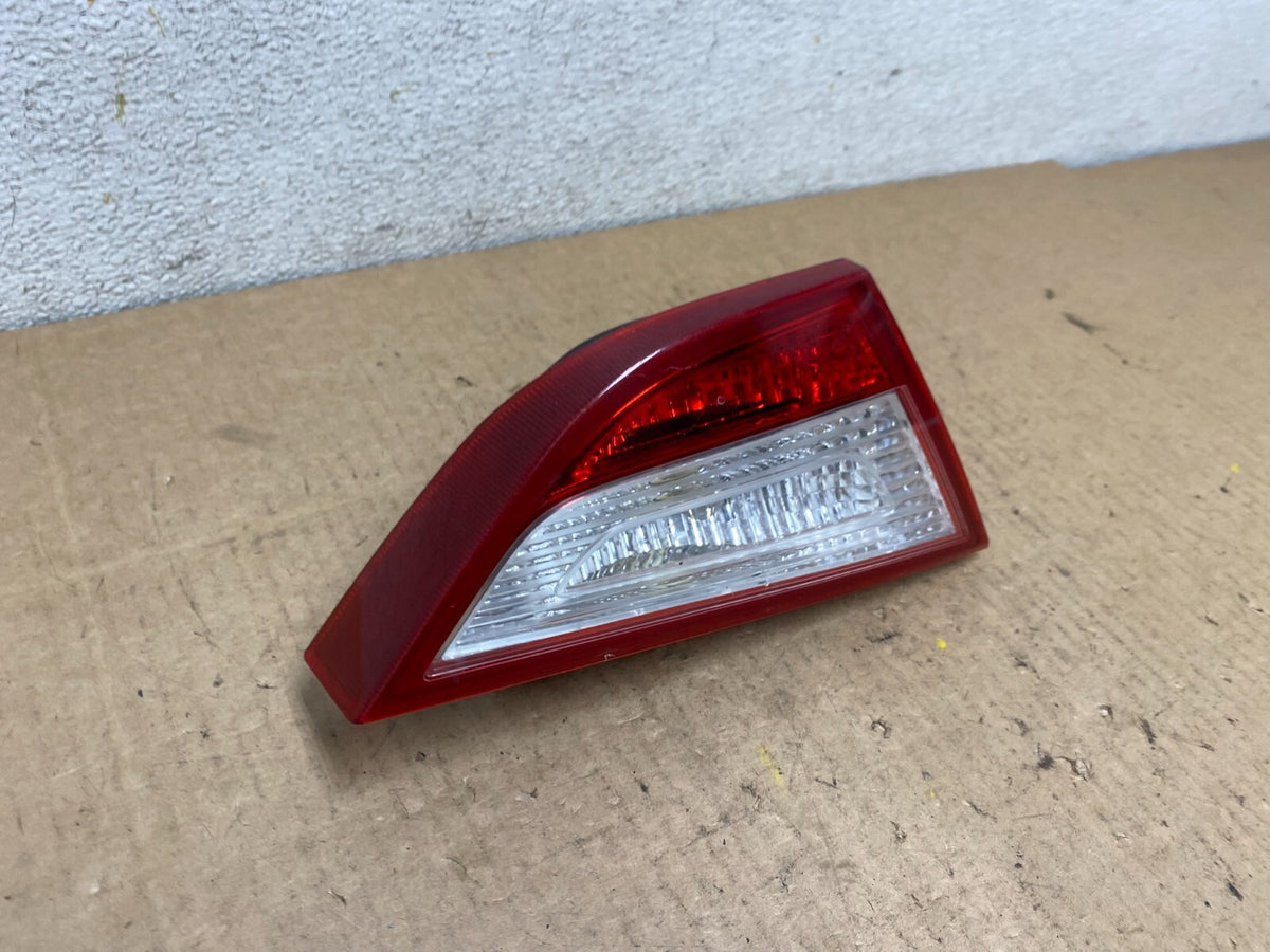 2011 2012 2013 2014 Hyundai Sonata Left Driver Inner Tail Light L8361 DW2