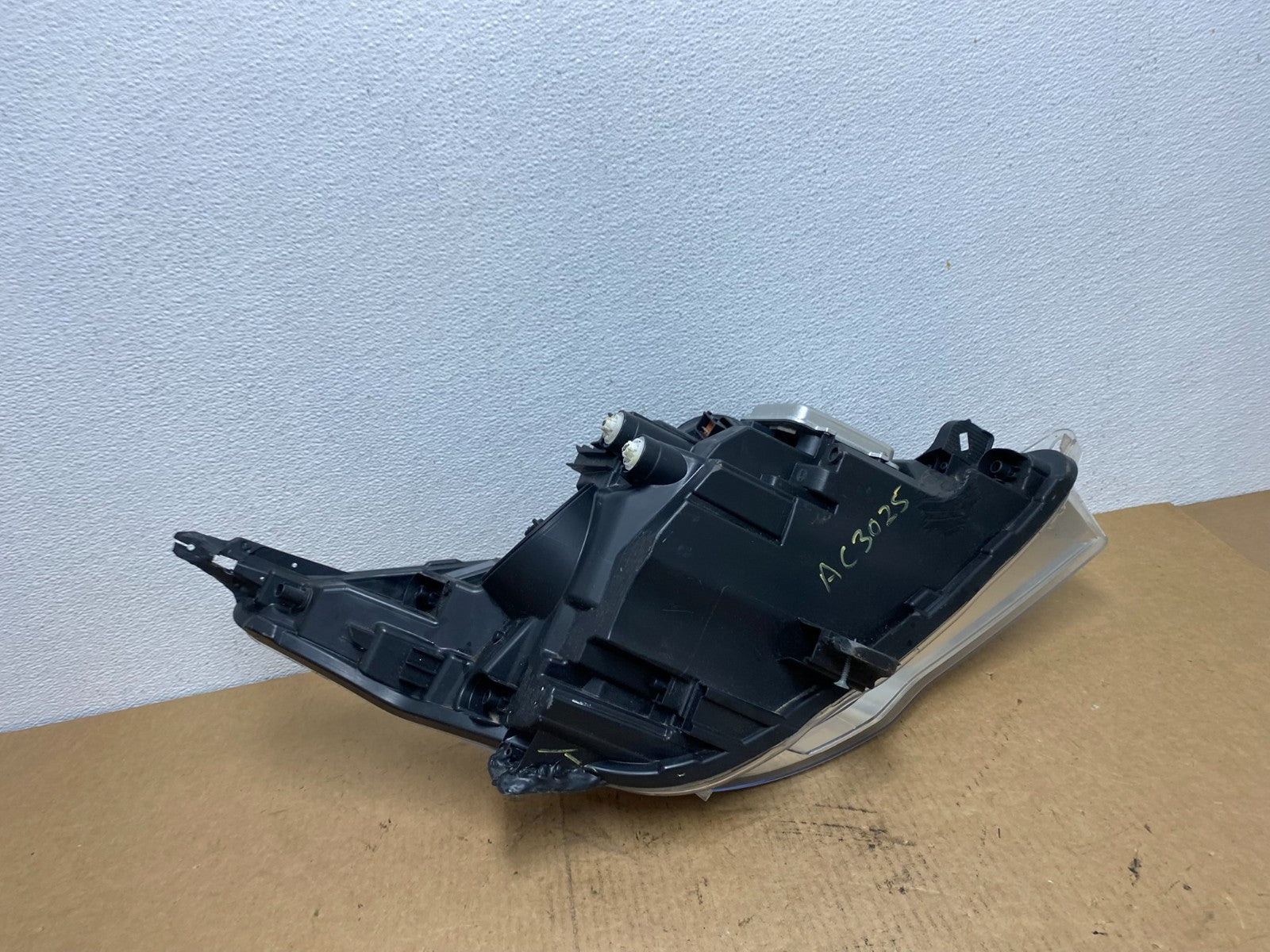 2014 to 2017 Buick Regal Left Driver LH Side Xenon Headlight AC3025 DG7