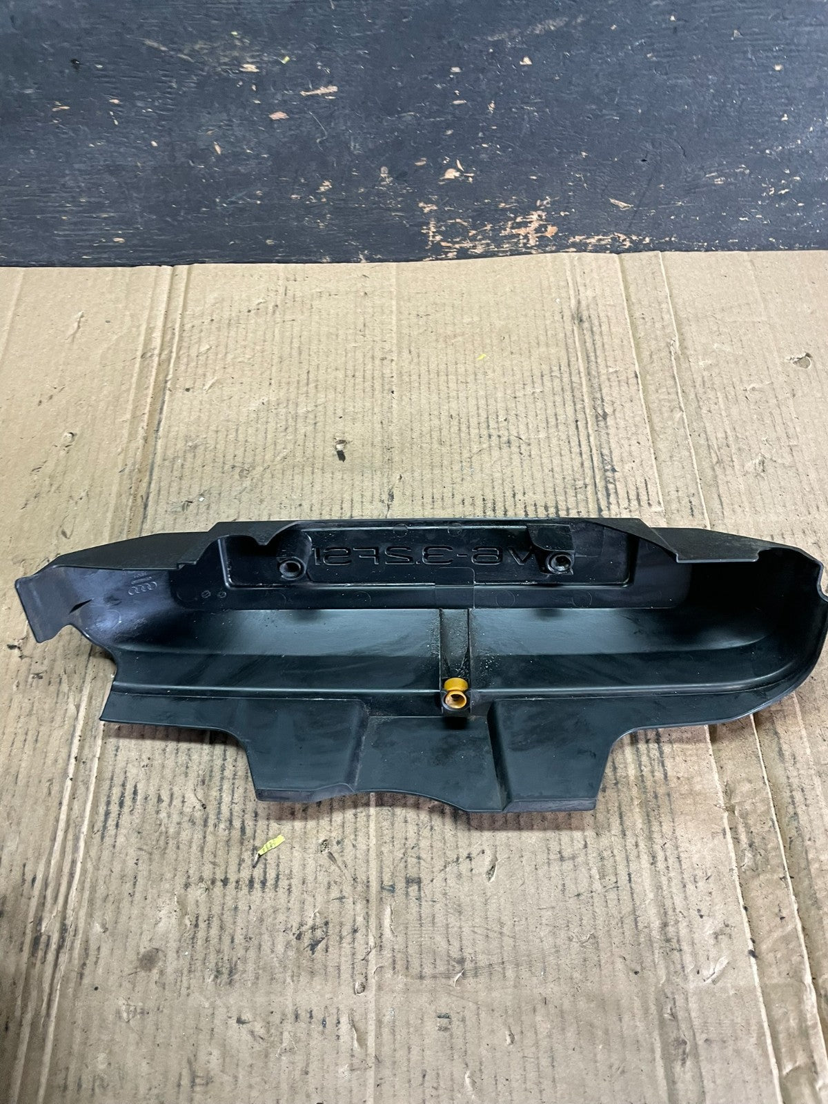 2008 to 2008 Audi  A6 3.2L Engine Motor Cover Oem s6051 DG5