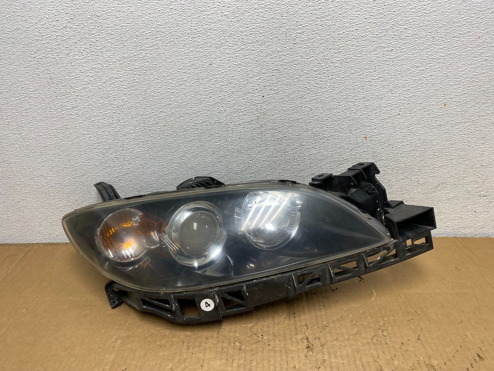 2004 to 2009 Mazda 3 Sedan Right Passenger Rh Side Headlight AD1064 DW0