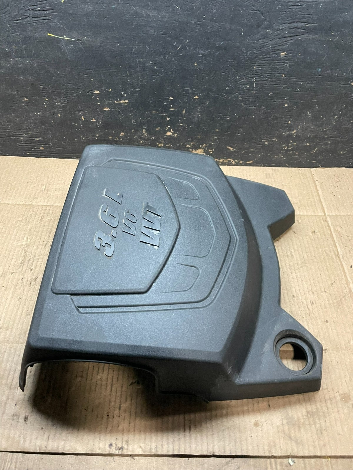 2008 to 2009 Saturn Vue 3.6L Engine Motor Cover T6608 DG3