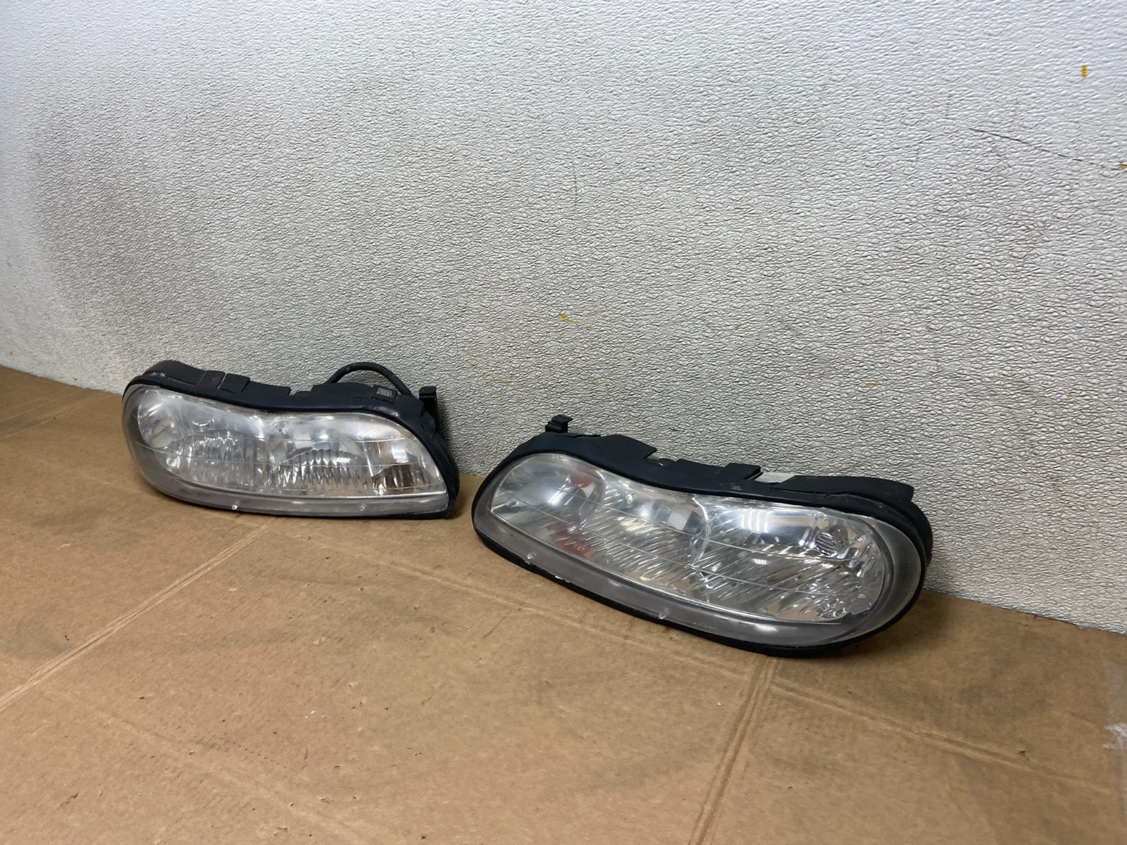 1997 to 2003 Chevrolet Malibu Left+Right Side Headlights OEM Y5122 DW1