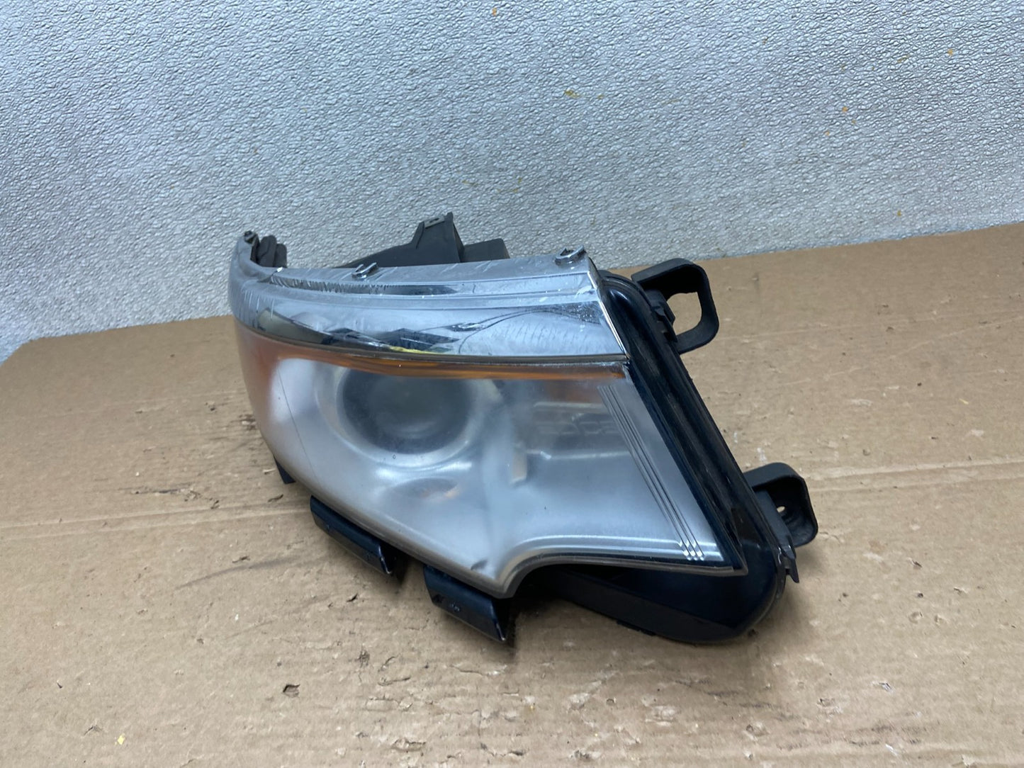 2011 to 2014 Ford Edge Front Right Passenger Headlight Halogen Oem AB4931 DW1