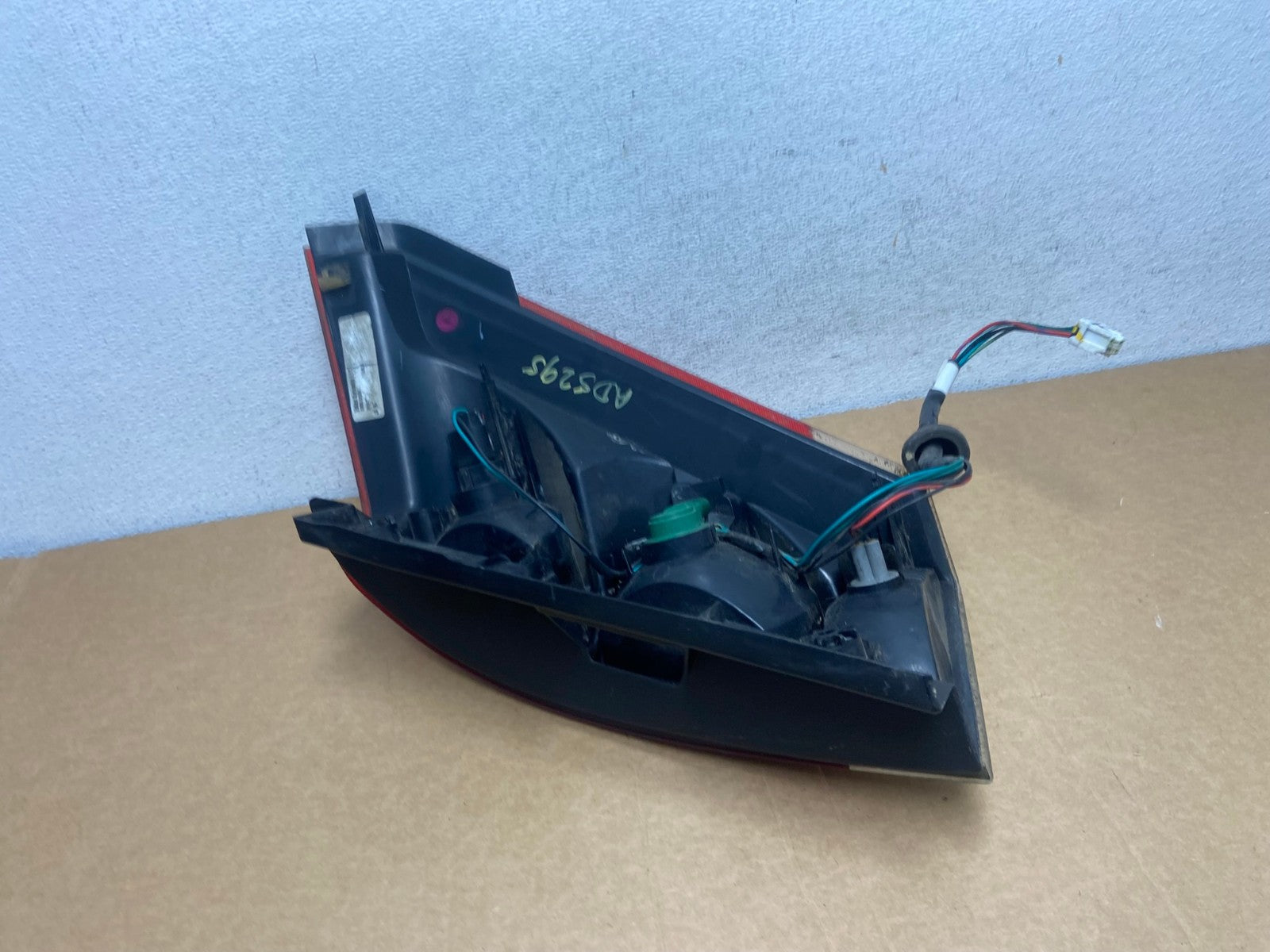 2004 to 2009 Nissan Quest Left Driver Lh Side Tail Light AD5295 LK6