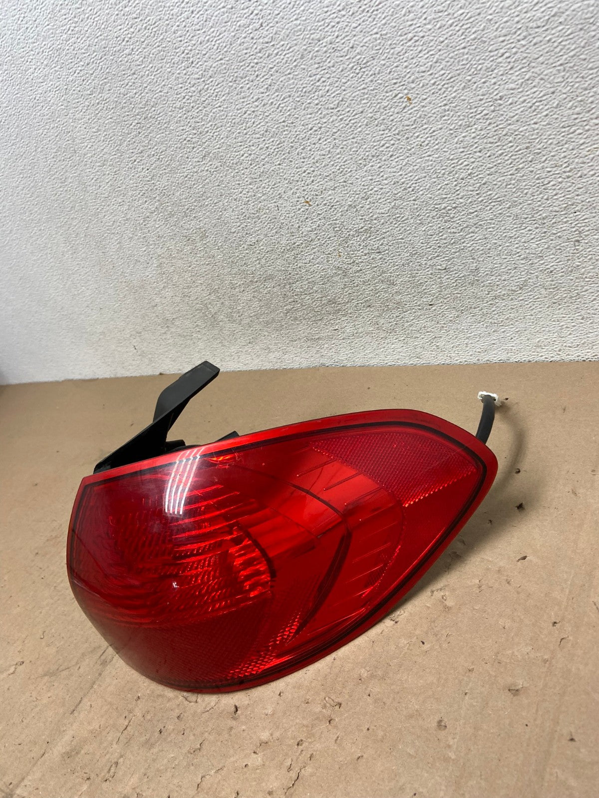 2008 to 2014 Subaru Tribeca Right Passenger RH Side Tail Light AG4949 LK2