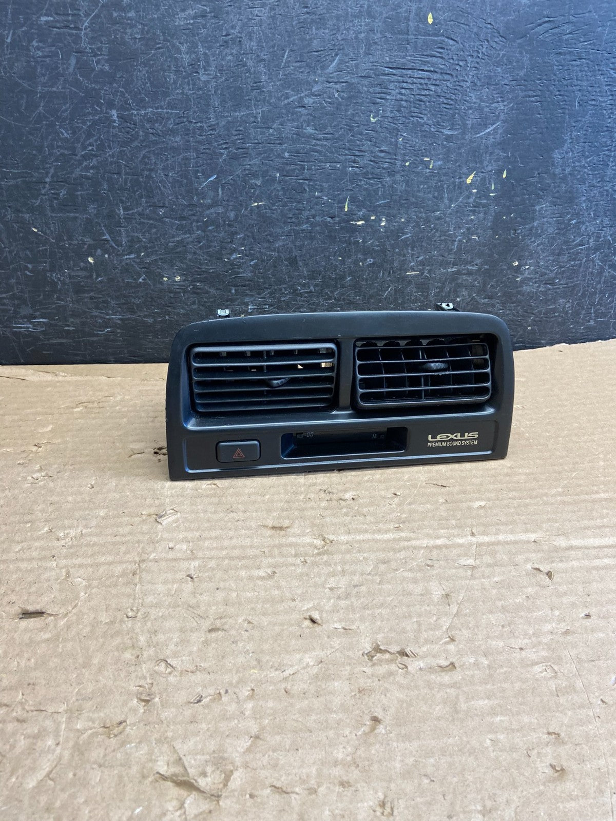 1997 to 2001 Lexus ES330 ES300 Front Center Side Air Vent AF2703 DG0